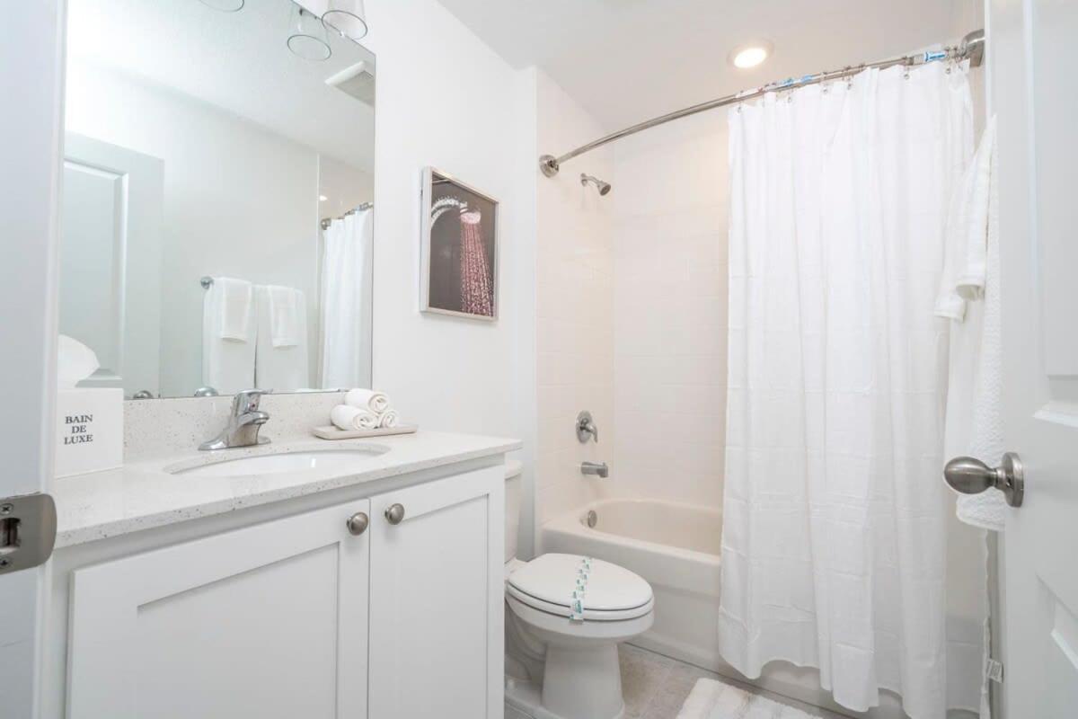 Charming 3bd Close To At Enclaves At Festival 745 Davenport