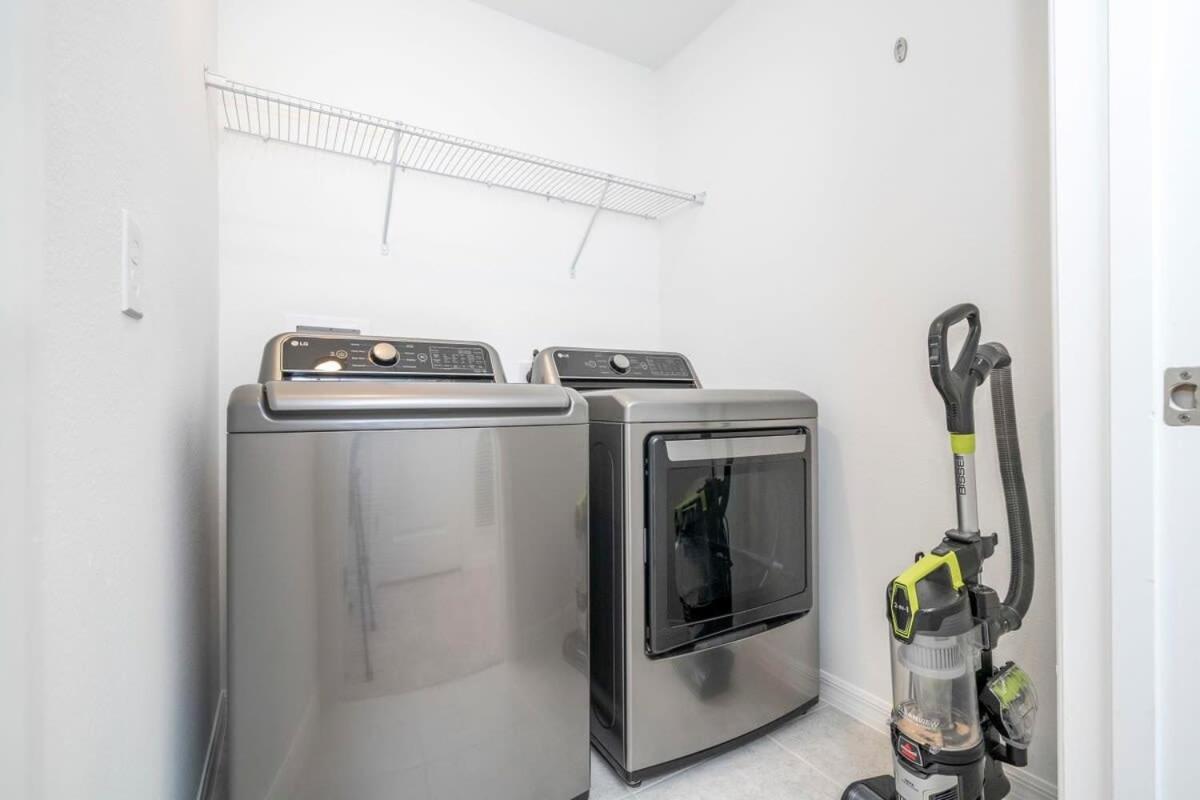 Charming 3bd Close To At Enclaves At Festival 745 Davenport