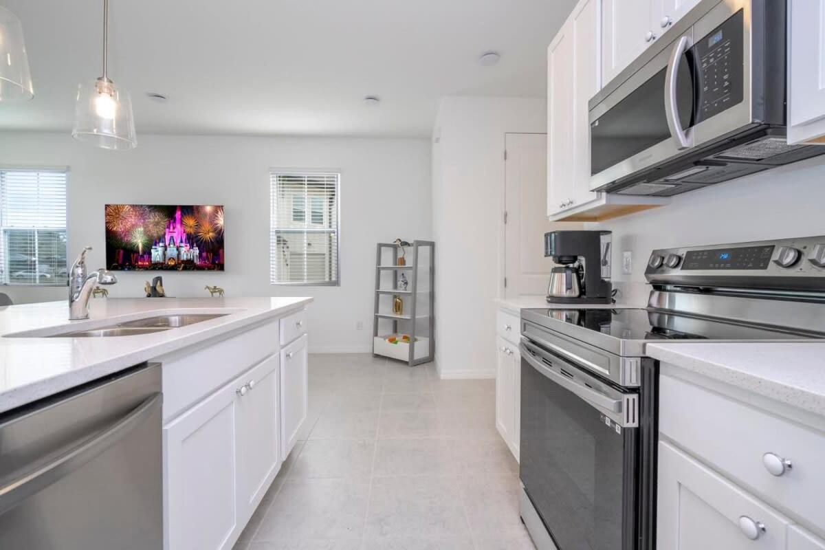 Сasa de vacaciones Charming 3bd Close To At Enclaves At Festival 745 Davenport