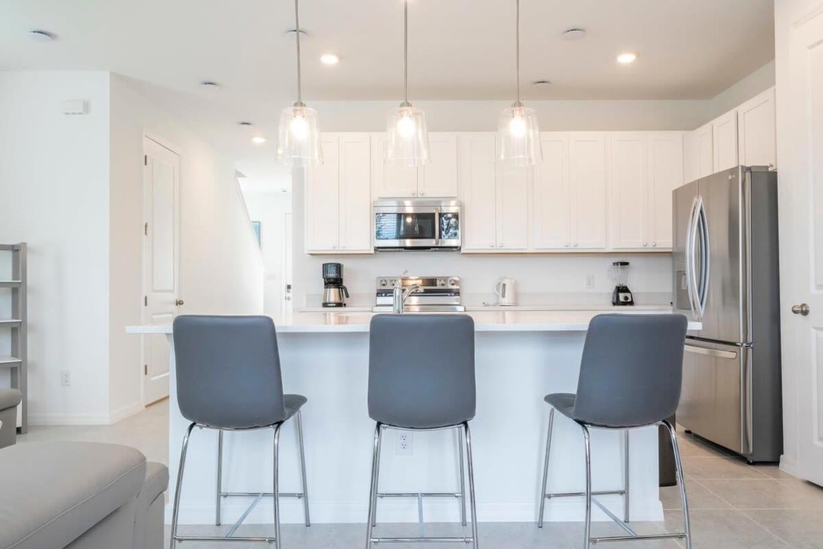 Charming 3bd Close To At Enclaves At Festival 745 Davenport