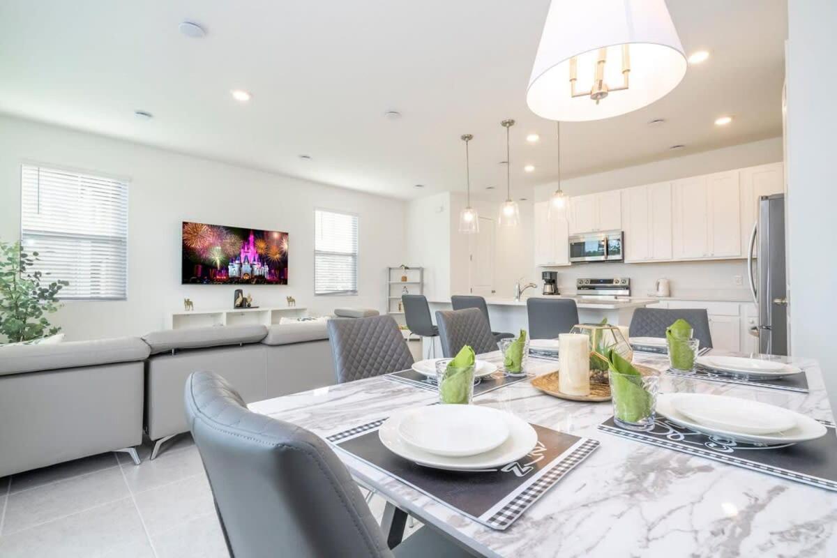 Charming 3bd Close To At Enclaves At Festival 745